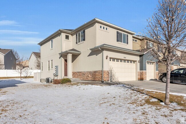 Building Photo - 3234 W Desert Lily Dr