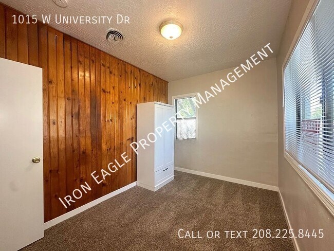 Foto del edificio - 1015 W University Dr