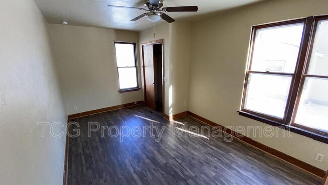 Foto del edificio - 718 W Washington St