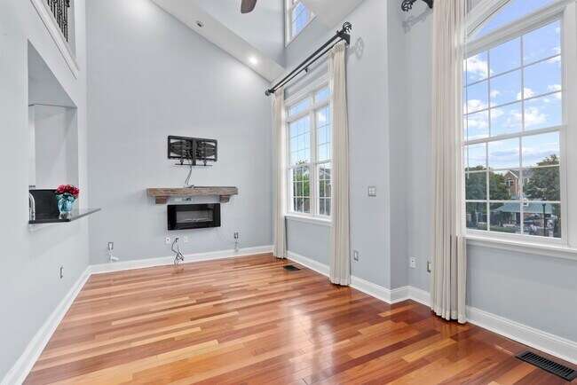 Foto del edificio - 169 Price Ct
