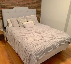 Images are representative samples of the advertised unit. Actual units shown during tours may differ - 42 Warwick St