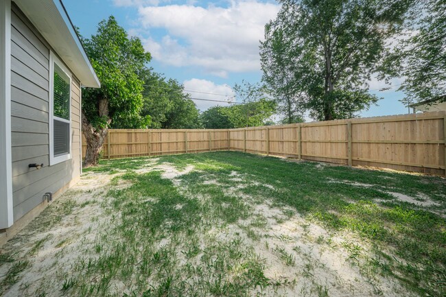 Foto del edificio - 1606 W 5th St