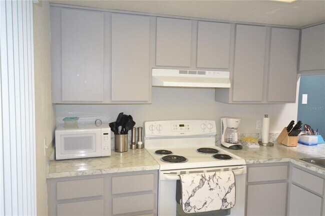 Foto del edificio - 284 Woodlake Wynde