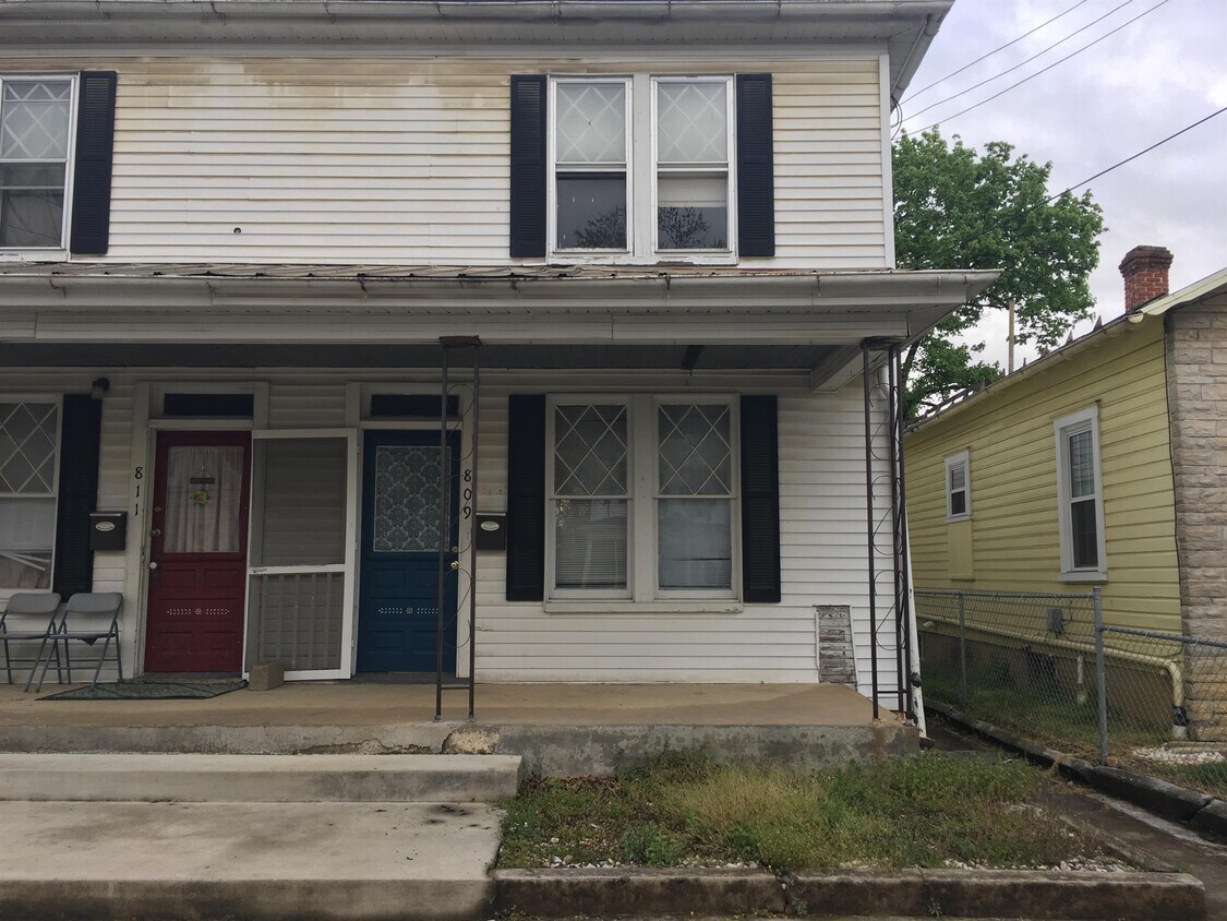 Primary Photo - 809 New York Ave