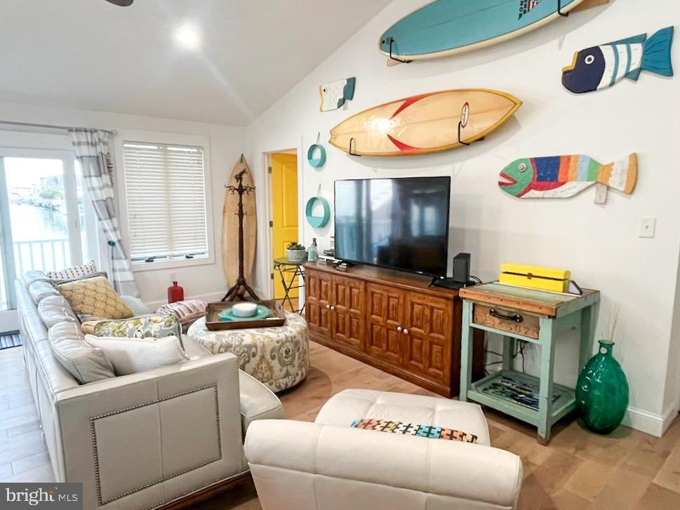 Foto principal - 115 Charles Blvd