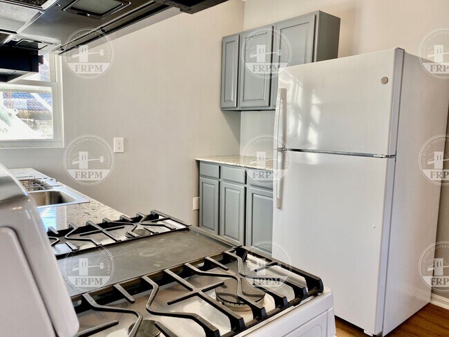 Foto del edificio - 1879 N Main St