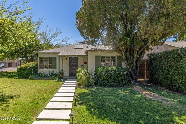 Foto del edificio - 1301 W MacKenzie Dr