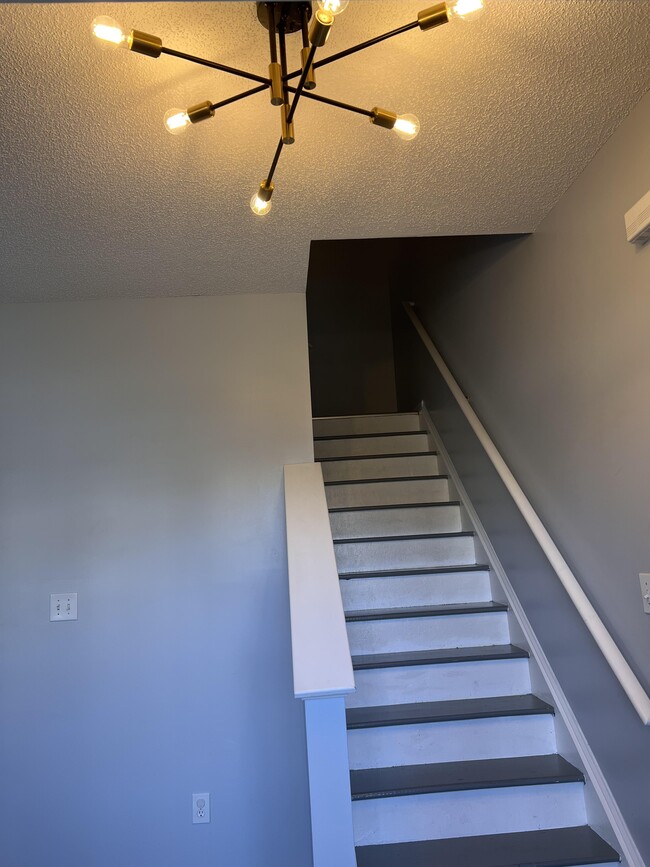 Building Photo - 7220 Oakley Ct