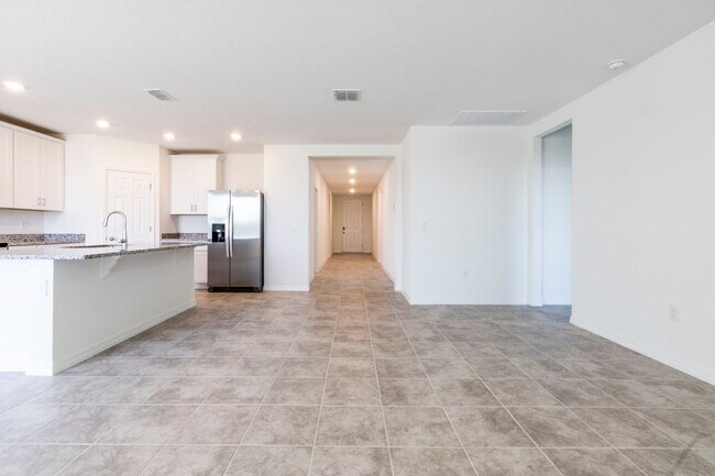 Building Photo - 4/3  Lawson Dunes in Haines City