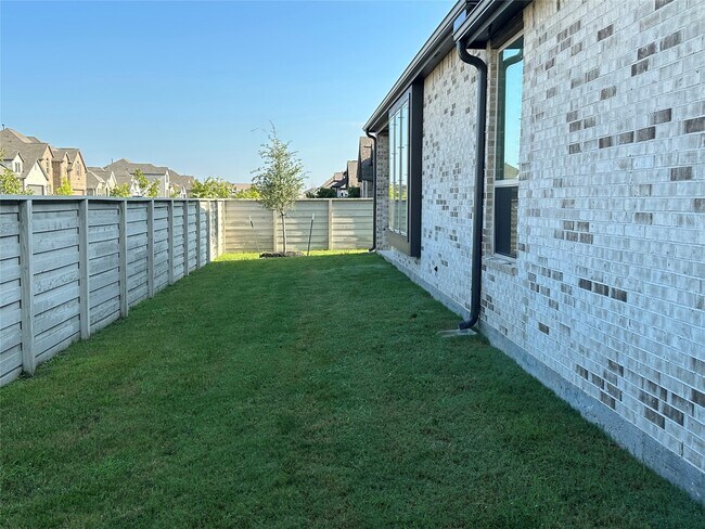 Building Photo - 4810 Cedar Butte Ln