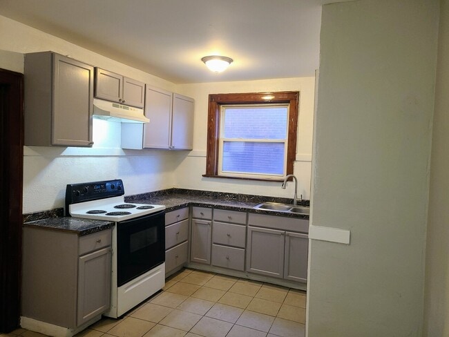 Foto del edificio - Bircher 4432-4434 4 family