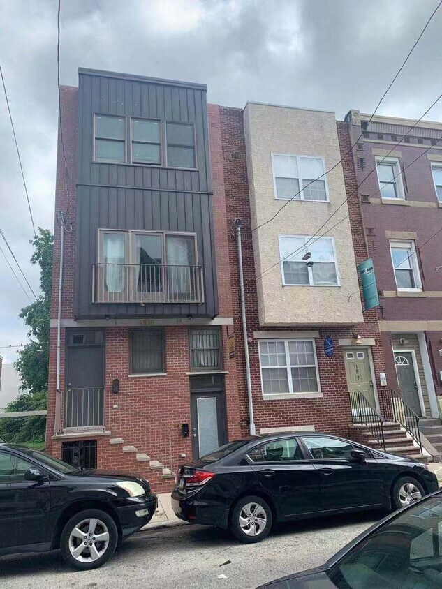 Primary Photo - 1819 W Berks St