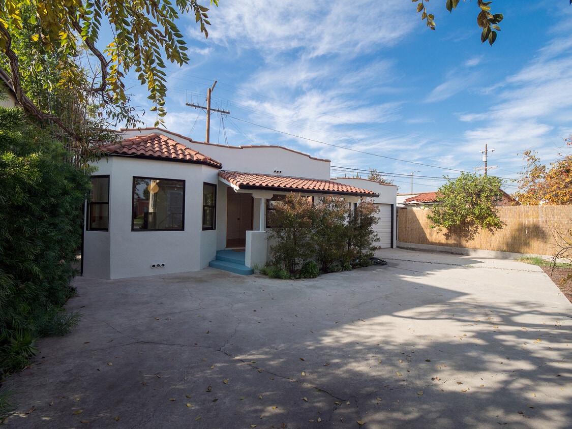 Photo - 2907 1/2 12th Ave (Los Angeles, CA)