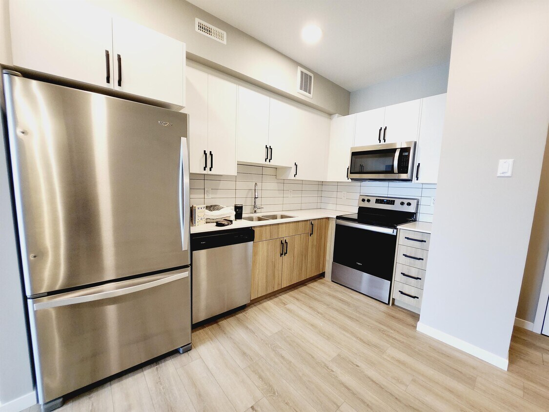 Photo principale - 856 Secord Blvd NW
