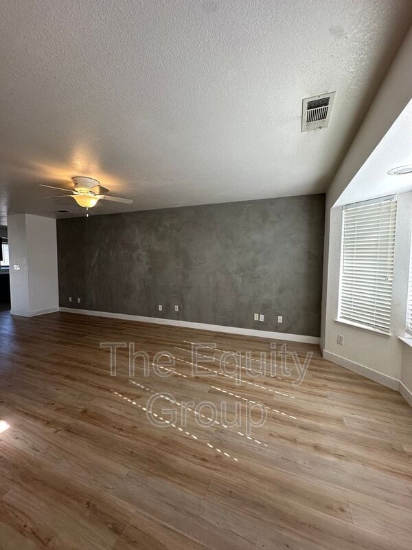 Foto del edificio - 830 W Vassar Ave