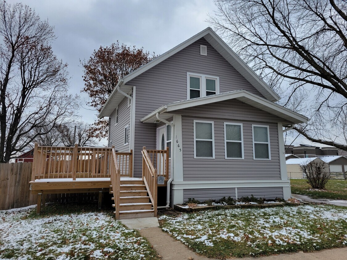 1665 8th St NW, Cedar Rapids, IA 52405 House Rental in Cedar Rapids, IA