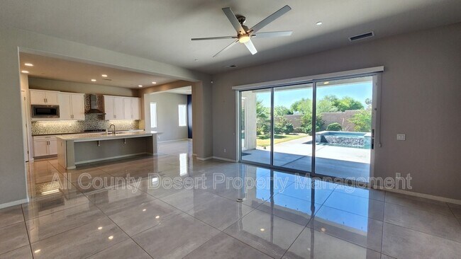 Building Photo - 78987 Yorkville Ln