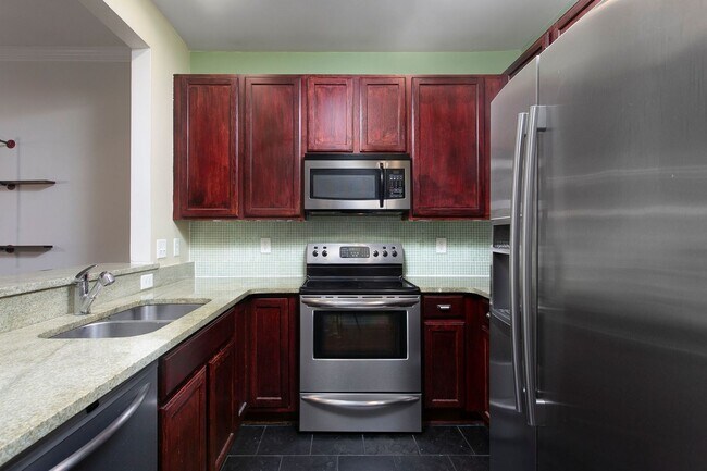 Building Photo - Charming 2 Bedroom Condo! Located in Downt...