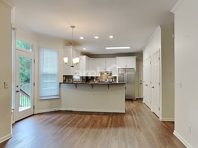 Building Photo - 2107 Regents Park Ln