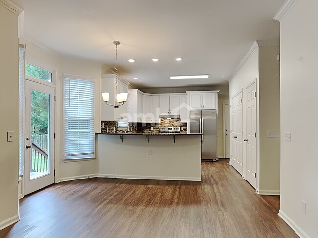 Foto del edificio - 2107 Regents Park Ln
