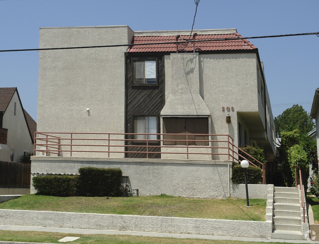 Foto del edificio - 209 W Grand Ave