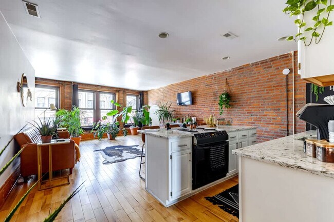 Foto del edificio - 1180 N High St