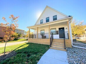 Building Photo - 3004 West St