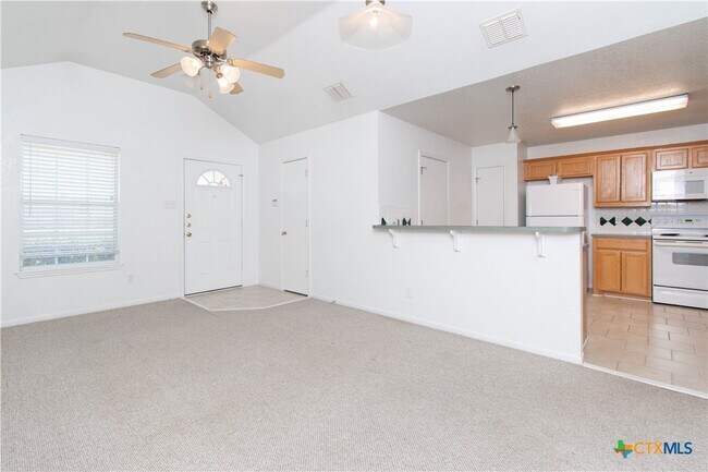 Building Photo - 316 Janelle Dr