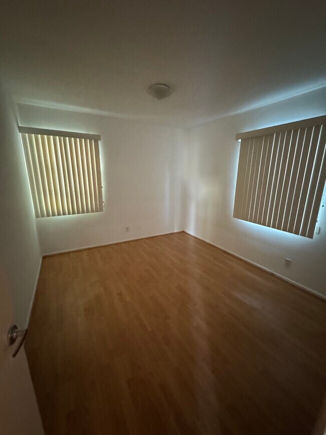 Foto del edificio - 11976 Walnut Ln