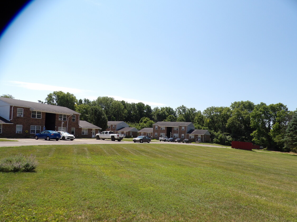 Primary Photo - Indian Springs Apartments