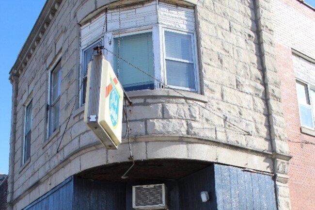Building Photo - 517 W 43rd St