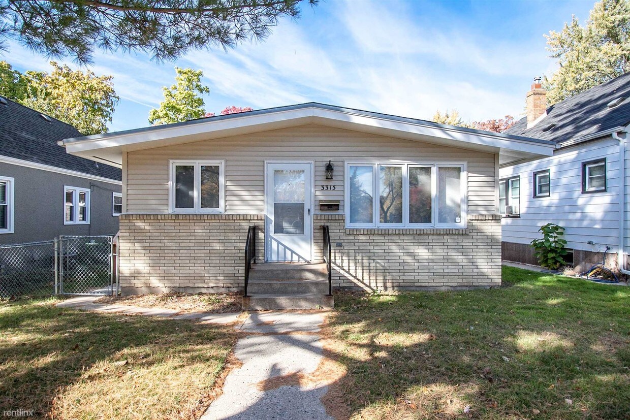 3315 Beard Ave N, Robbinsdale, MN 55422 House for Rent in Robbinsdale