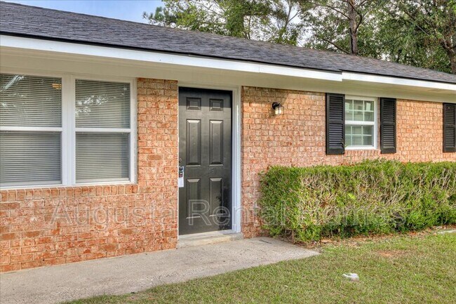 Building Photo - 3603 Columbine Dr