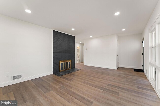 Foto del edificio - 7407 Kelvin Pl