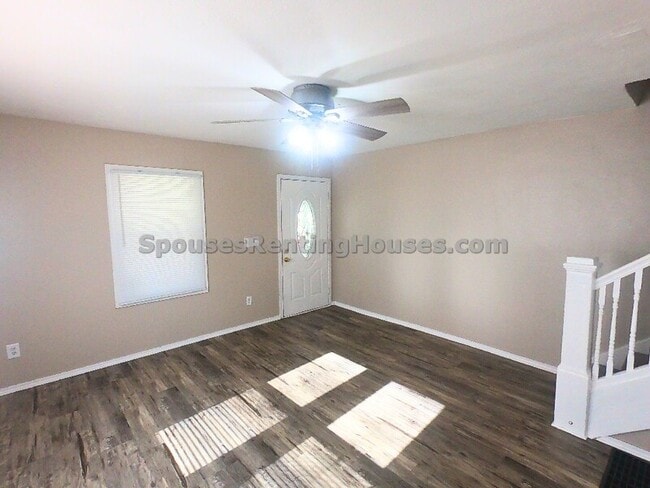 Foto del edificio - 4017 E 11th St