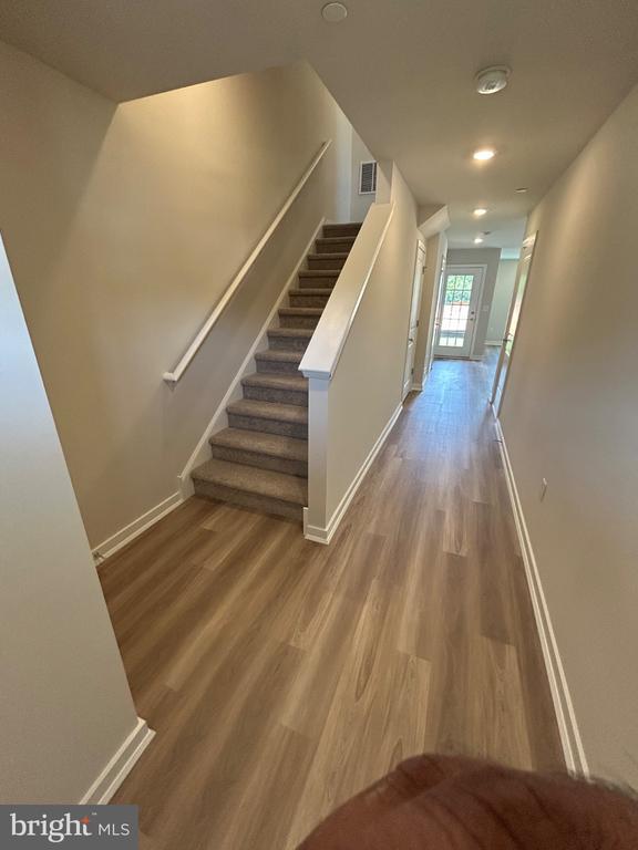 Building Photo - 28 Barnes Wy