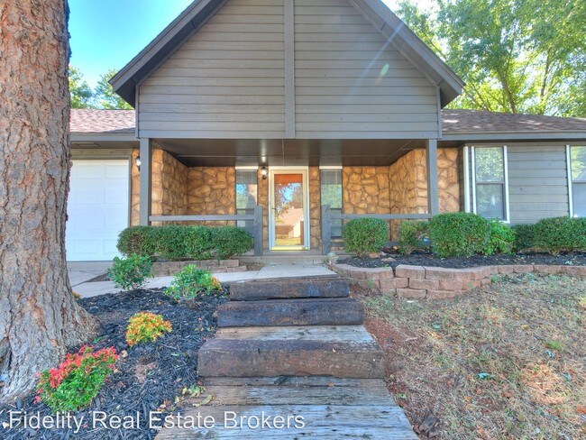 Building Photo - 3 br, 2 bath House - 820 Lakeside Circle