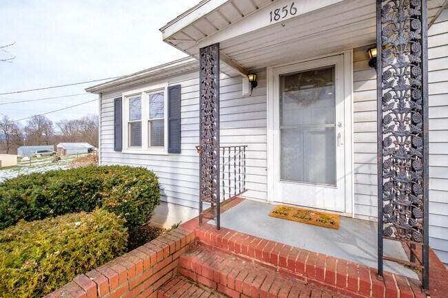 Building Photo - 1856 Gravels Rd