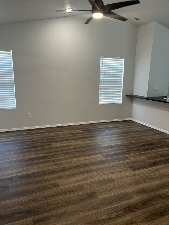 Foto del edificio - "Charming 3-Bed, 2-Bath Gem in Nampa
