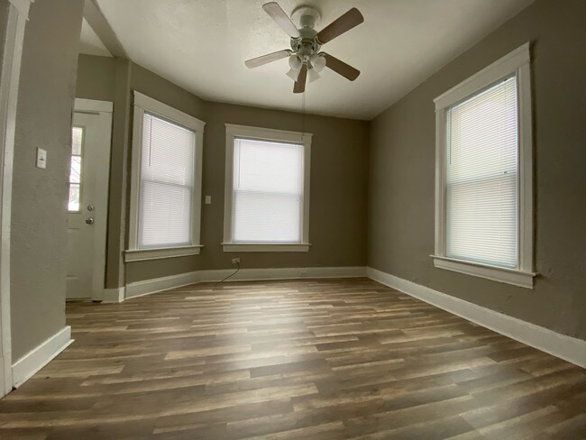 Foto del edificio - 510 E 7th St