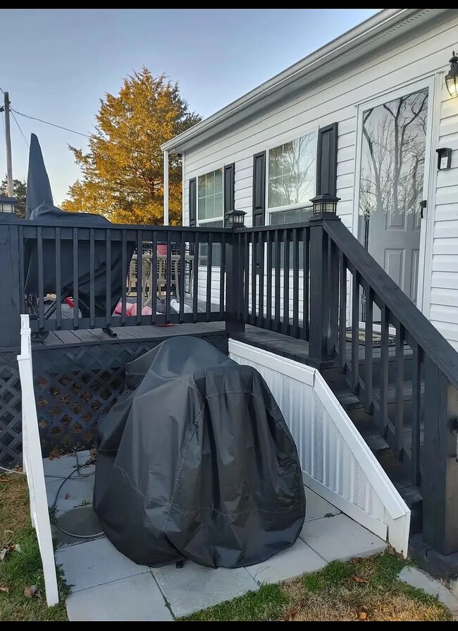 Foto del edificio - Room in House on Robin Ln