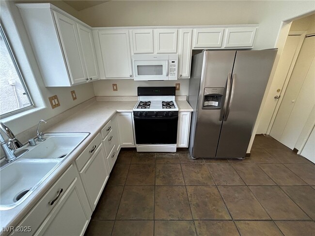 Building Photo - 4265 Desert Heart Ct