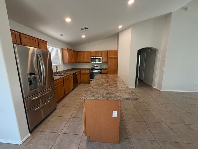 Building Photo - 13925 W Mauna Loa Ln