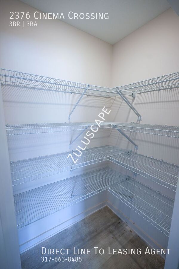 Building Photo - 1331 E Berry St