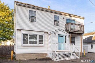 Building Photo - 116 College Pl