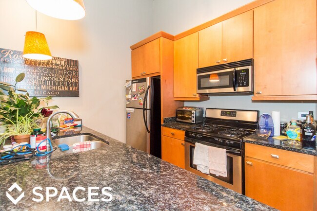 Foto del edificio - 3712 N Wilton Ave