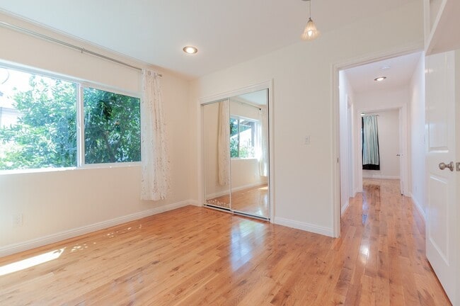 Foto del edificio - Beautiful 3 bedroom 2 bath with Central AC