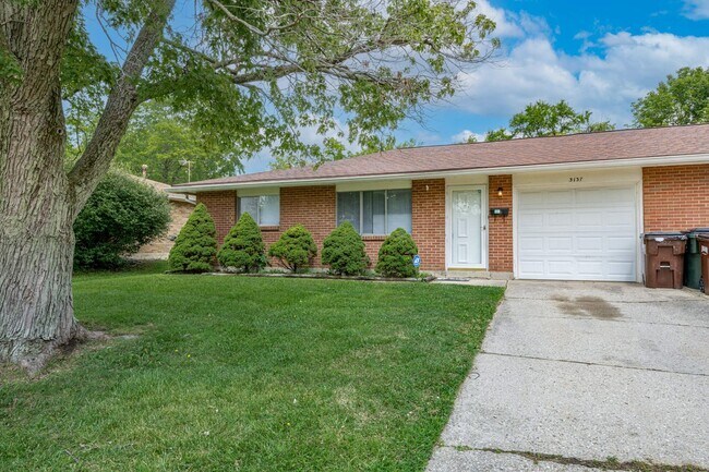 Building Photo - 3007-3009 Creekview Circle