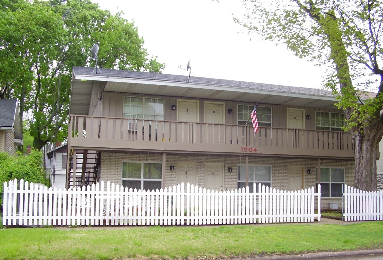 Primary Photo - 14 UNITS