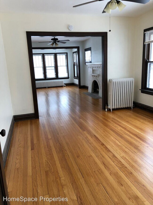 Building Photo - 813 Forest Ave